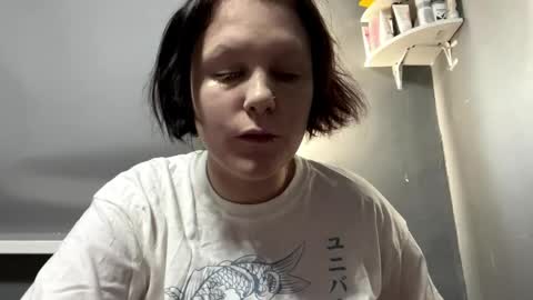 Snapshot of earthascritchfield chatting on 04-21-26, 03:28 Rina online show from 04-21-26, 03:28