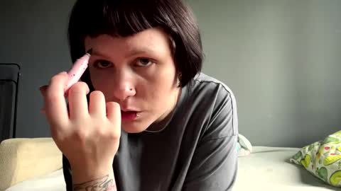 Snapshot of earthascritchfield chatting on 05-23-26, 08:29 Rina online show from 05-23-26, 08:29