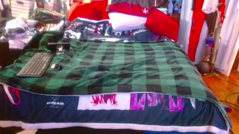 eastbayboy57 online show from 11-05-25, 05:24