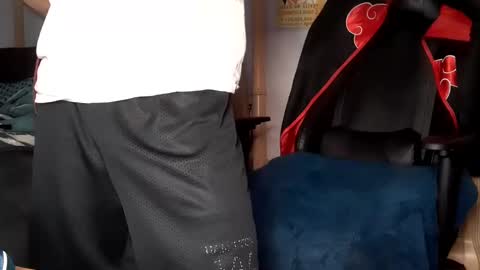 TWITTER   INSTAGRAM    easybreezy20   ONLINE 1230 AM TO 7AM online show from 12-14-24, 06:24