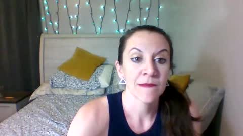 Snapshot of easybriezy chatting on 03-24-26, 01:10 Briezy online show from 03-24-26, 01:10