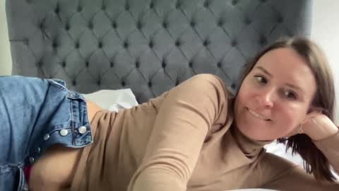 Nadia Ferreira  online show from 12-04-24, 11:19