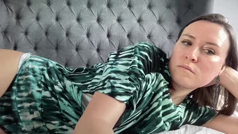 Nadia Ferreira  online show from 03-05-25, 10:00