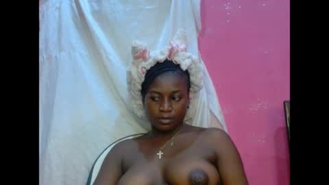 Snapshot of eatuupx chatting on 04-13-26, 01:22 eatuupx online show from 04-13-26, 01:22