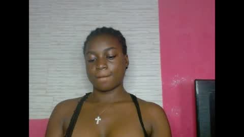Snapshot of eatuupx chatting on 05-15-26, 02:07 eatuupx online show from 05-15-26, 02:07