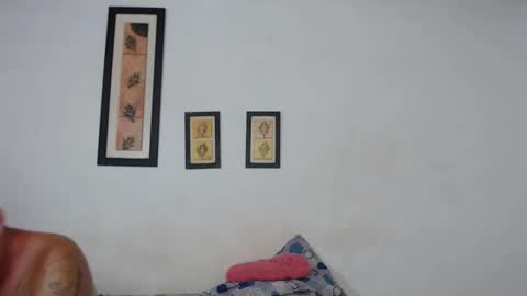 Laraand Drake online show from 01-27-25, 07:24