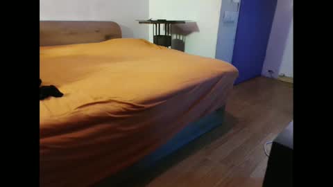 shy yoong cross online show from 02-14-25, 01:45