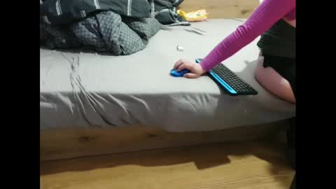 shy yoong cross online show from 03-01-25, 09:04