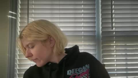 americnbarbie online show from 11-06-25, 12:50