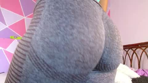 Snapshot of ebony_alika chatting on 01-28-25, 07:42 Alika Ashanti online show from 01-28-25, 07:42