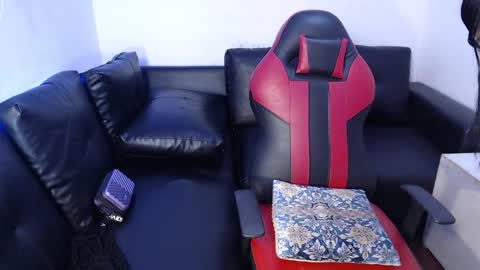 ebony_amazing online show from 10-27-25, 01:59