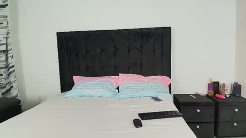 Snapshot of ebony_angelina chatting on 09-21-25, 07:15 Angelina online show from 09-21-25, 07:15