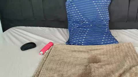 Snapshot of ebony_angelina chatting on 10-17-25, 09:01 Angelina online show from 10-17-25, 09:01