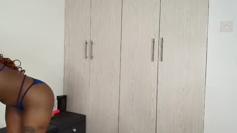 Snapshot of ebony_angelina chatting on 10-21-25, 06:30 Angelina online show from 10-21-25, 06:30