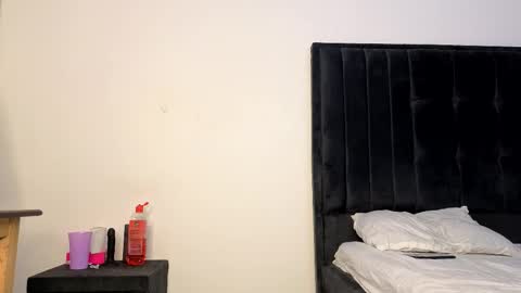 Arya online show from 10-26-25, 09:42