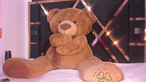 Luci  online show from 02-27-25, 01:59