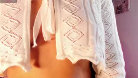Snapshot of ebony_curly2 chatting on 07-17-26, 08:35 isa online show from 07-17-26, 08:35