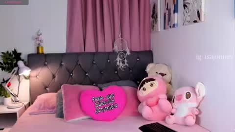 Snapshot of ebony_curly2 chatting on 08-04-26, 07:27 isa online show from 08-04-26, 07:27