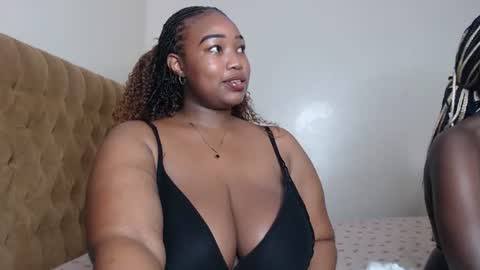 Snapshot of ebony_doll5 chatting on 07-12-26, 10:28 ebony_doll5 online show from 07-12-26, 10:28