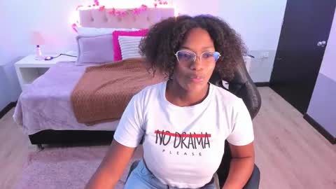 ebony_fantasy2 online show from 09-23-25, 11:35