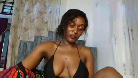 Snapshot of ebony_ghoddes chatting on 02-16-25, 07:05 ebony online show from 02-16-25, 07:05