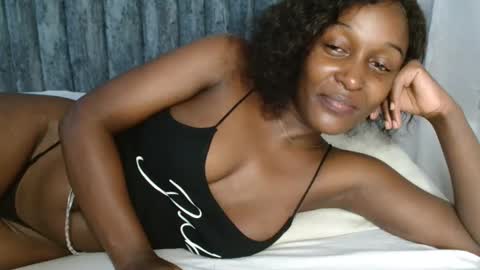 Snapshot of ebony_ghoddes chatting on 02-21-25, 02:50 ebony online show from 02-21-25, 02:50