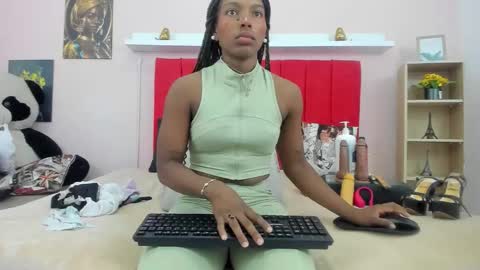 Snapshot of ebony_hot_sex1 chatting on 12-20-25, 11:50 linda online show from 12-20-25, 11:50