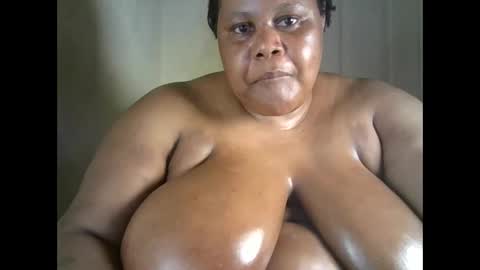 ebony_magixs online show from 10-13-25, 08:20