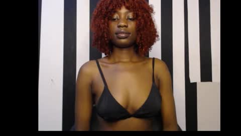 Snapshot of ebony_petitequeen chatting on 09-28-25, 11:43 Ella online show from 09-28-25, 11:43