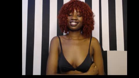Snapshot of ebony_petitequeen chatting on 10-02-25, 12:39 Ella online show from 10-02-25, 12:39