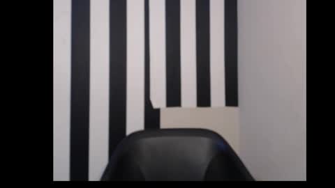 Snapshot of ebony_petitequeen chatting on 10-21-25, 10:27 Ella online show from 10-21-25, 10:27