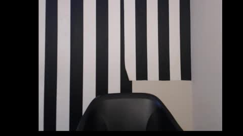 Snapshot of ebony_petitequeen chatting on 10-26-25, 11:42 Ella online show from 10-26-25, 11:42