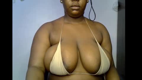 Snapshot of ebony_plumx12 chatting on 12-15-25, 10:52 Prisy online show from 12-15-25, 10:52