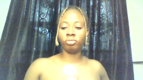 Snapshot of ebony_queenx chatting on 06-29-26, 10:15 Queen online show from 06-29-26, 10:15