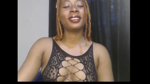 Snapshot of ebony_queenx chatting on 07-12-26, 04:20 Queen online show from 07-12-26, 04:20
