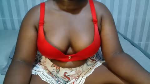 Snapshot of ebony_sabrina chatting on 01-22-25, 12:16 Sabrina online show from 01-22-25, 12:16