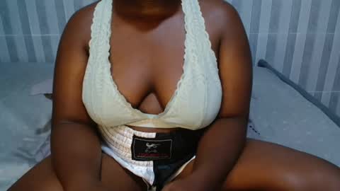 Snapshot of ebony_sabrina chatting on 01-23-25, 07:40 Sabrina online show from 01-23-25, 07:40