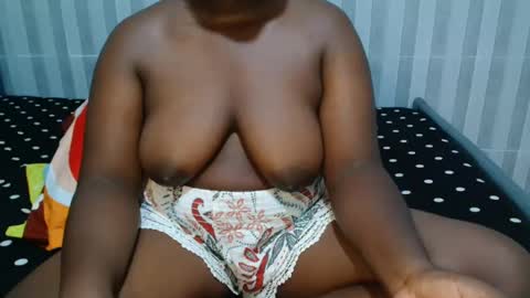 Snapshot of ebony_sabrina chatting on 02-26-25, 12:14 Sabrina online show from 02-26-25, 12:14