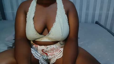 Snapshot of ebony_sabrina chatting on 03-03-25, 06:33 Sabrina online show from 03-03-25, 06:33