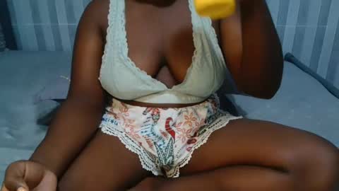 Snapshot of ebony_sabrina chatting on 03-04-25, 12:22 Sabrina online show from 03-04-25, 12:22