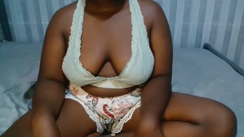 Snapshot of ebony_sabrina chatting on 03-04-25, 03:26 Sabrina online show from 03-04-25, 03:26