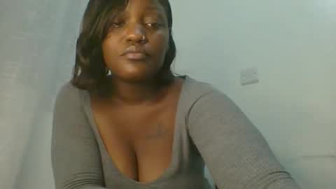 Snapshot of ebony_sofiaa chatting on 02-16-26, 05:36 Sofiaa online show from 02-16-26, 05:36