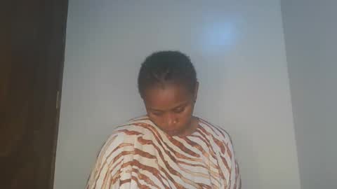 Ebony squiter online show from 12-17-25, 02:50