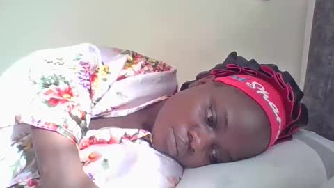 Snapshot of ebony_tasha chatting on 05-26-26, 05:25 tasha online show from 05-26-26, 05:25