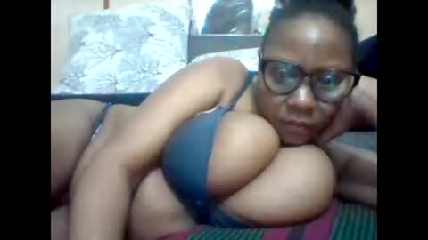 Snapshot of ebonybussy chatting on 02-16-25, 02:54 MAMITO online show from 02-16-25, 02:54