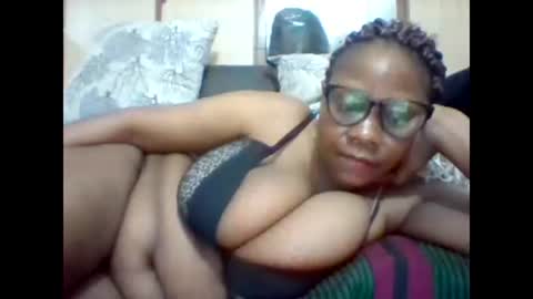 Snapshot of ebonybussy chatting on 03-05-25, 11:06 MAMITO online show from 03-05-25, 11:06