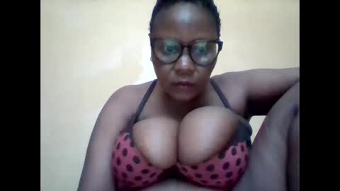 Snapshot of ebonybussy chatting on 09-13-25, 10:37 MAMITO online show from 09-13-25, 10:37