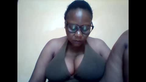 Snapshot of ebonybussy chatting on 09-26-25, 09:13 MAMITO online show from 09-26-25, 09:13