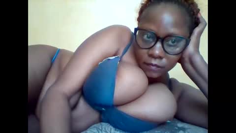 Snapshot of ebonybussy chatting on 10-22-25, 10:48 MAMITO online show from 10-22-25, 10:48