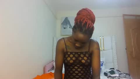 Snapshot of ebonyceline12 chatting on 10-16-25, 11:33 talia online show from 10-16-25, 11:33